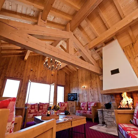 Savoyard-style Escape Appartement La Rosiere (Savoie)
